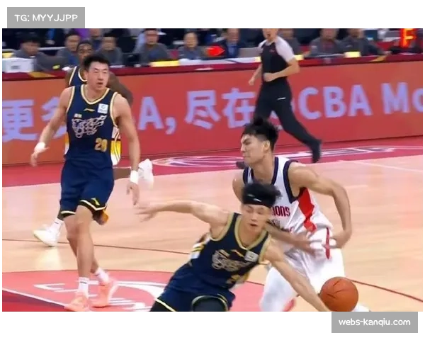 广东德比三分大战30记远投改写战术格局 空间型四号位成胜负手